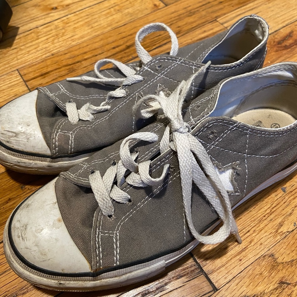Gray One-Star Converse Sneakers